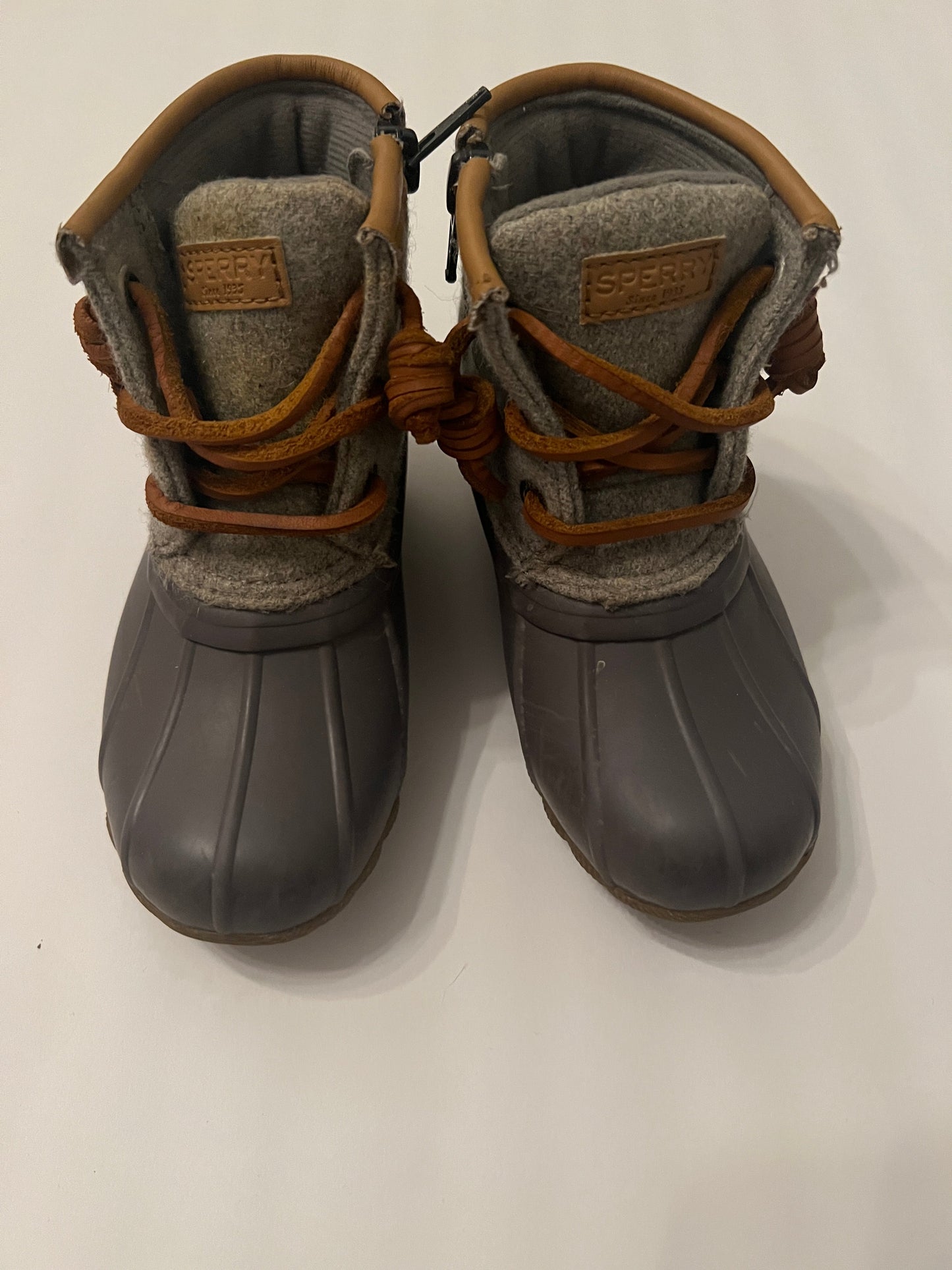 #180 Girls Shoe 8 Gray Sperry Duck Boots