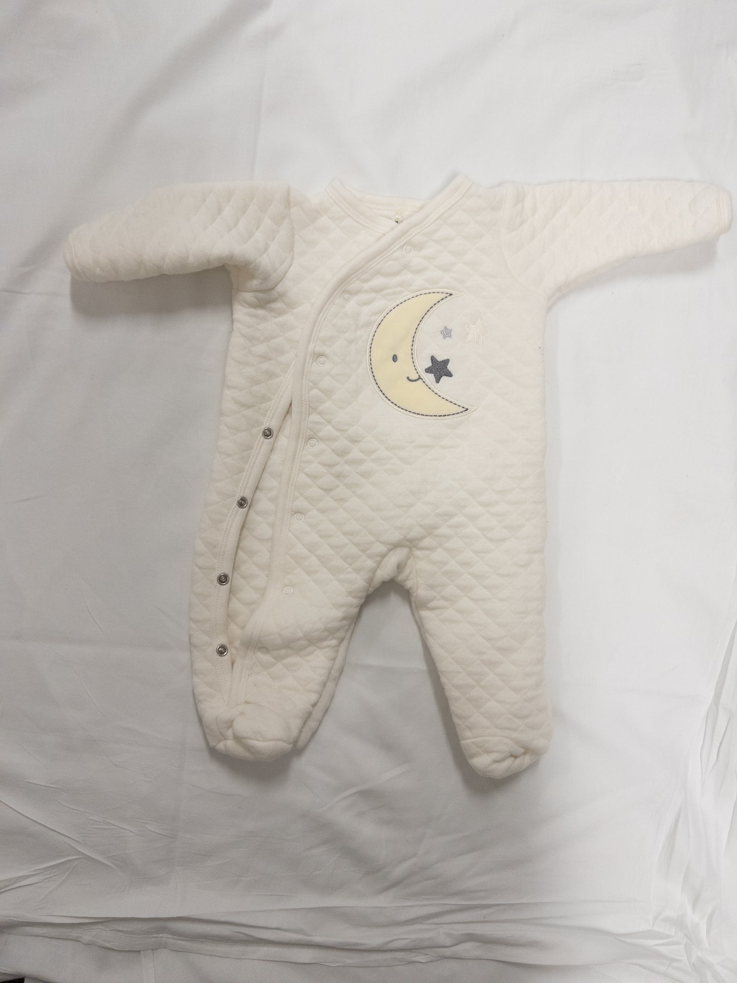 #151 chick pea gender neutral white full body suit EUC. 0-3 month