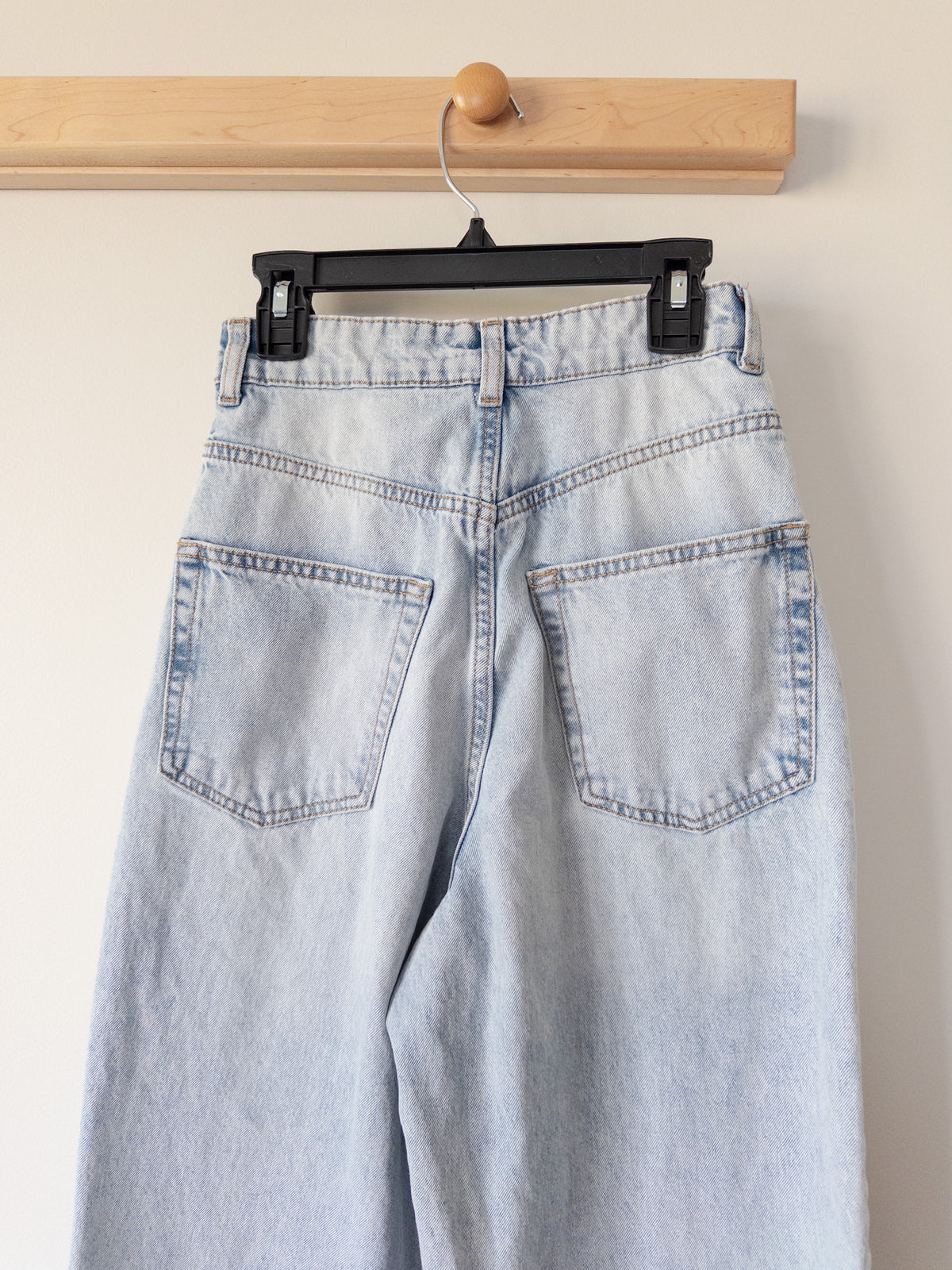 #37 H&M Women's 0 high waist wide leg light wash jeans - EUC