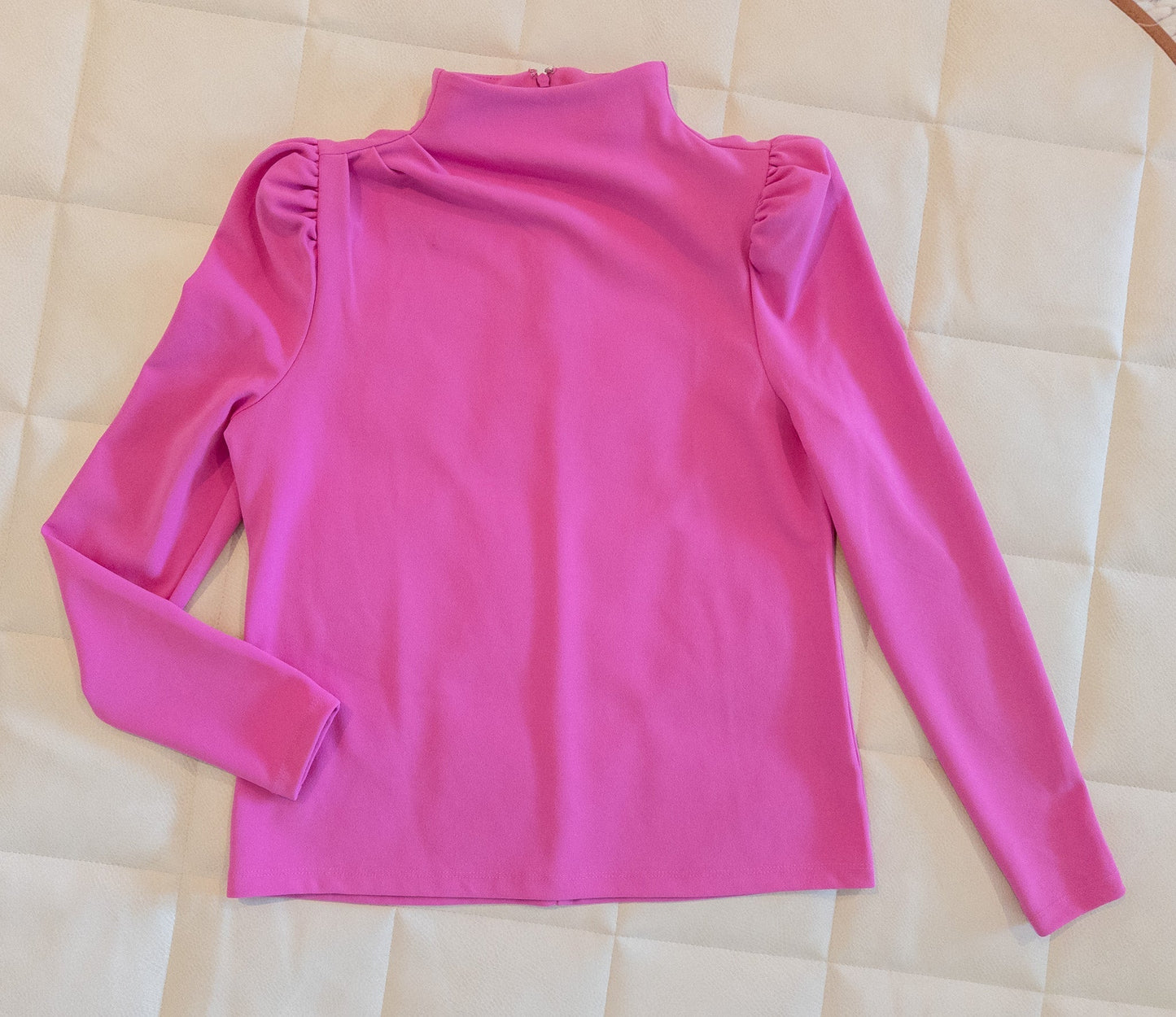 #152 Ann Taylor XSP pink puff sleeve top - EUC