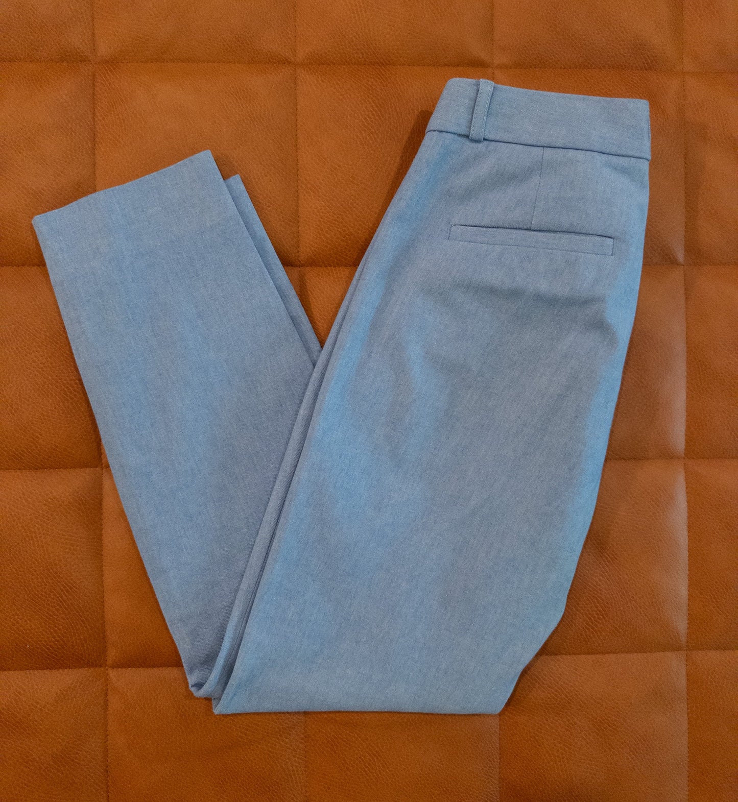 #152 Banana Republic women's size 0 light chambray blue pants - EUC