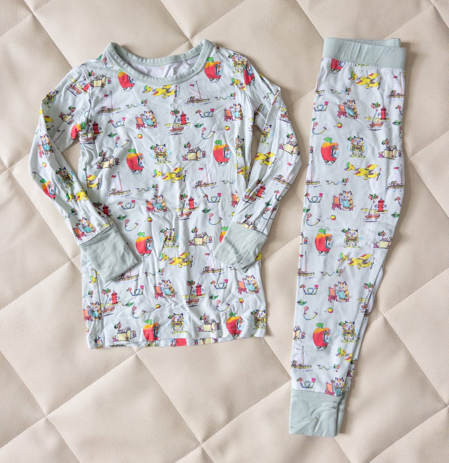 #152 Wildwoven 2T Richard Scarry Busyworld soft pajamas - EUC