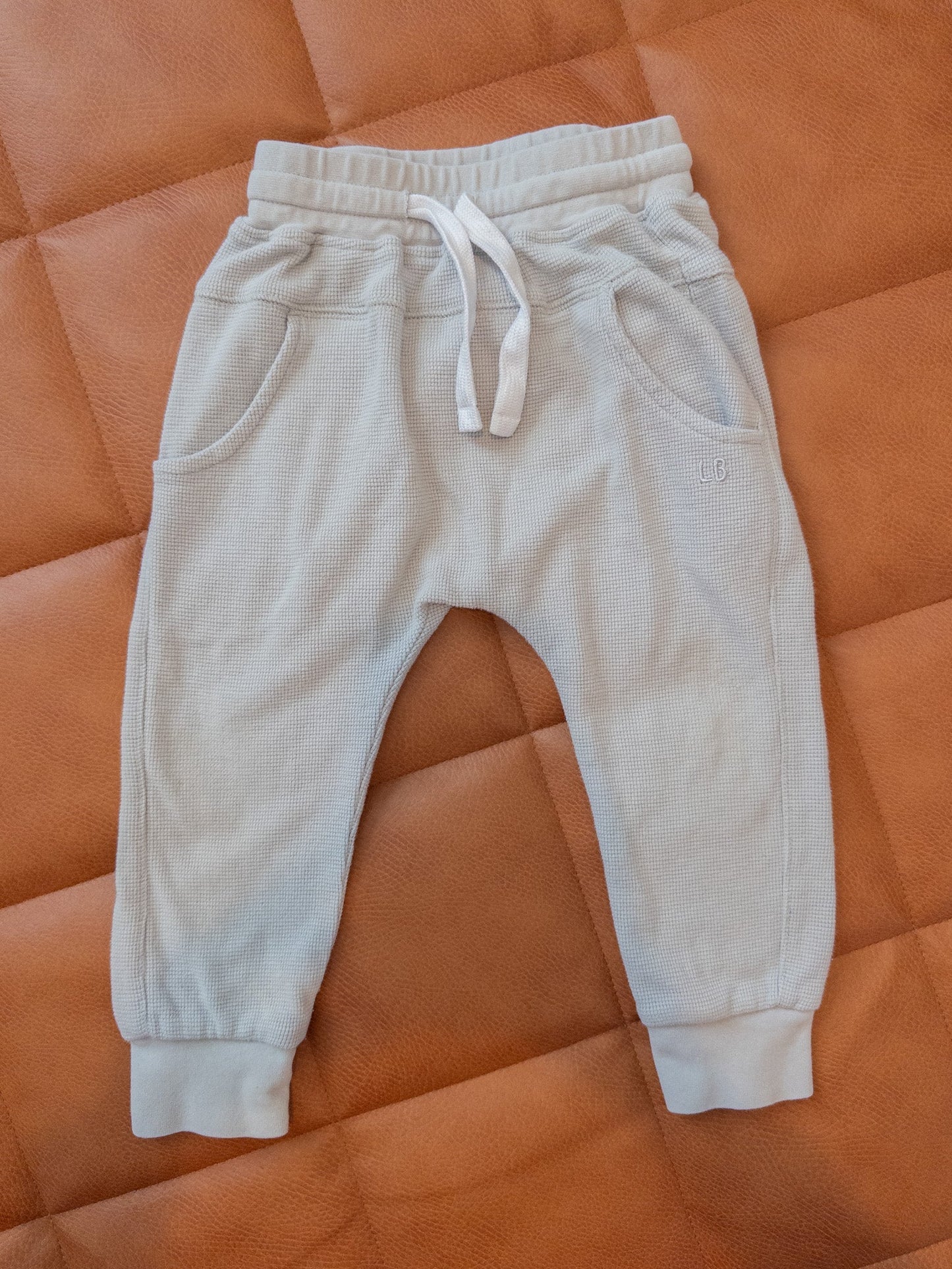 #152 Little Bipsy 2-3T light gray textured lightweight sweatpants - GUC