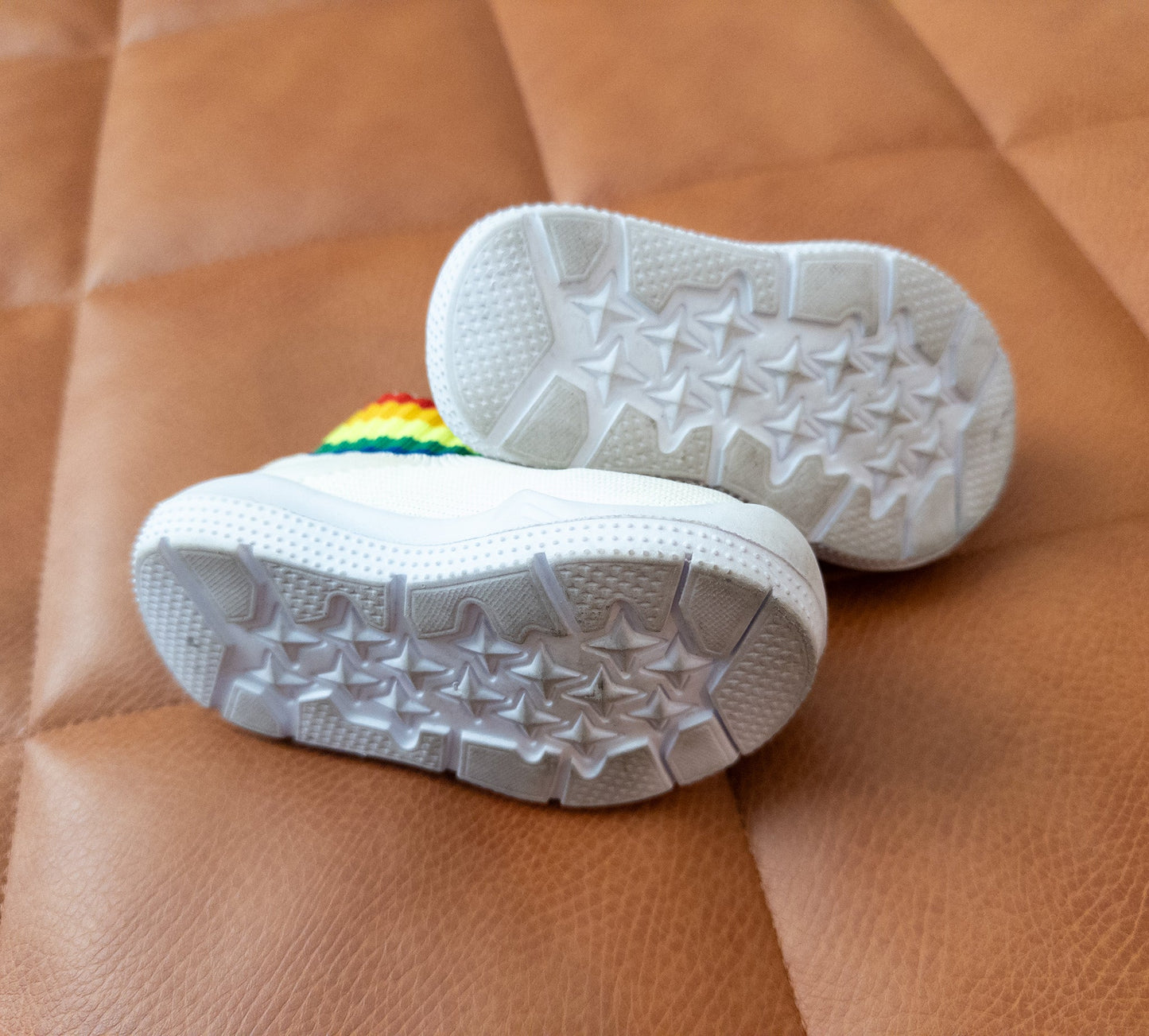 #152 12-18m rainbow ankle sock / bootie shoes - VGUC