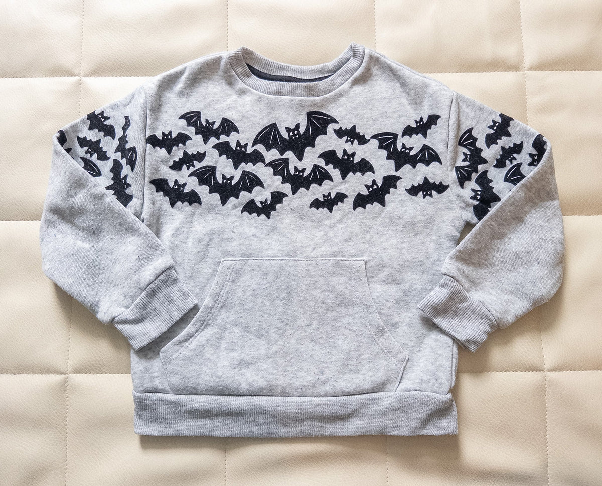 #37 3T Bats Halloween Sweatshirt - VGUC