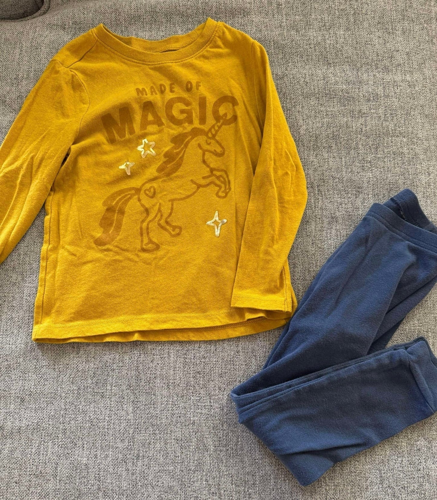 REDUCED #92 girls 4 t yellow NEW long sleeve and navy leggings pants