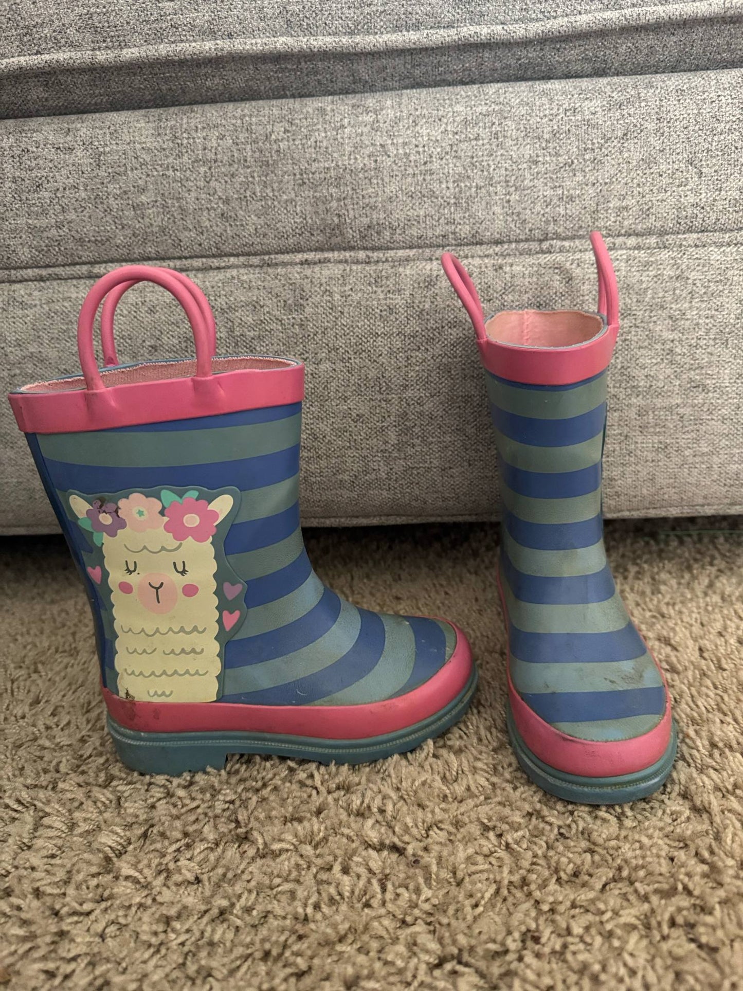 #92 Girls size 8 rain boots