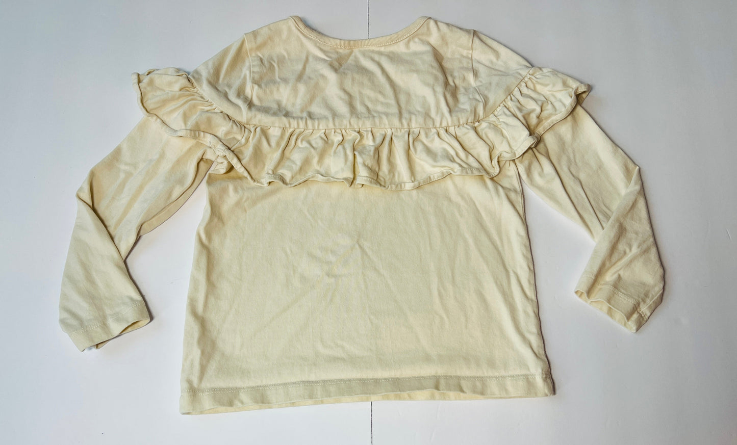 #180 Girls 100 (4T) Hanna Andersson Cream Ruffle Long Sleeve