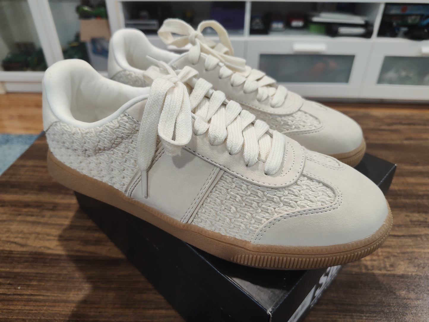 Seller 185: Women's size 8 Madden Cream Shoes