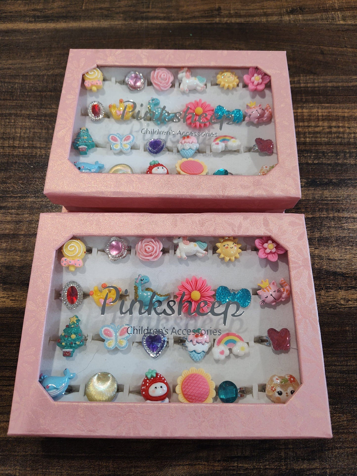 Seller 185: Girl's Rings x 25 (1 box) New