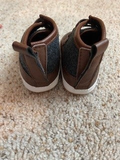 Seller #86 *REDUCED* Old Navy 3-6 month shoes