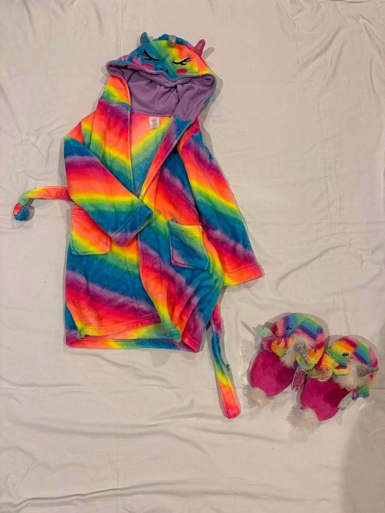 Seller #142 Girls M (7/8) Wonder Nation Unicorn Rainbow Robe and Slippers
