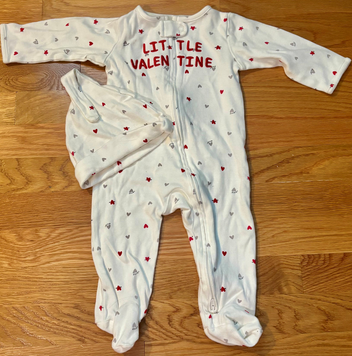 #69 Carter's Little Valentine Sleeper w/Hat 9M