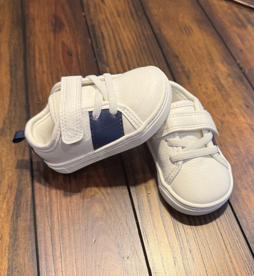 #42 Carters Boys Size 3 White & Blue Shoes