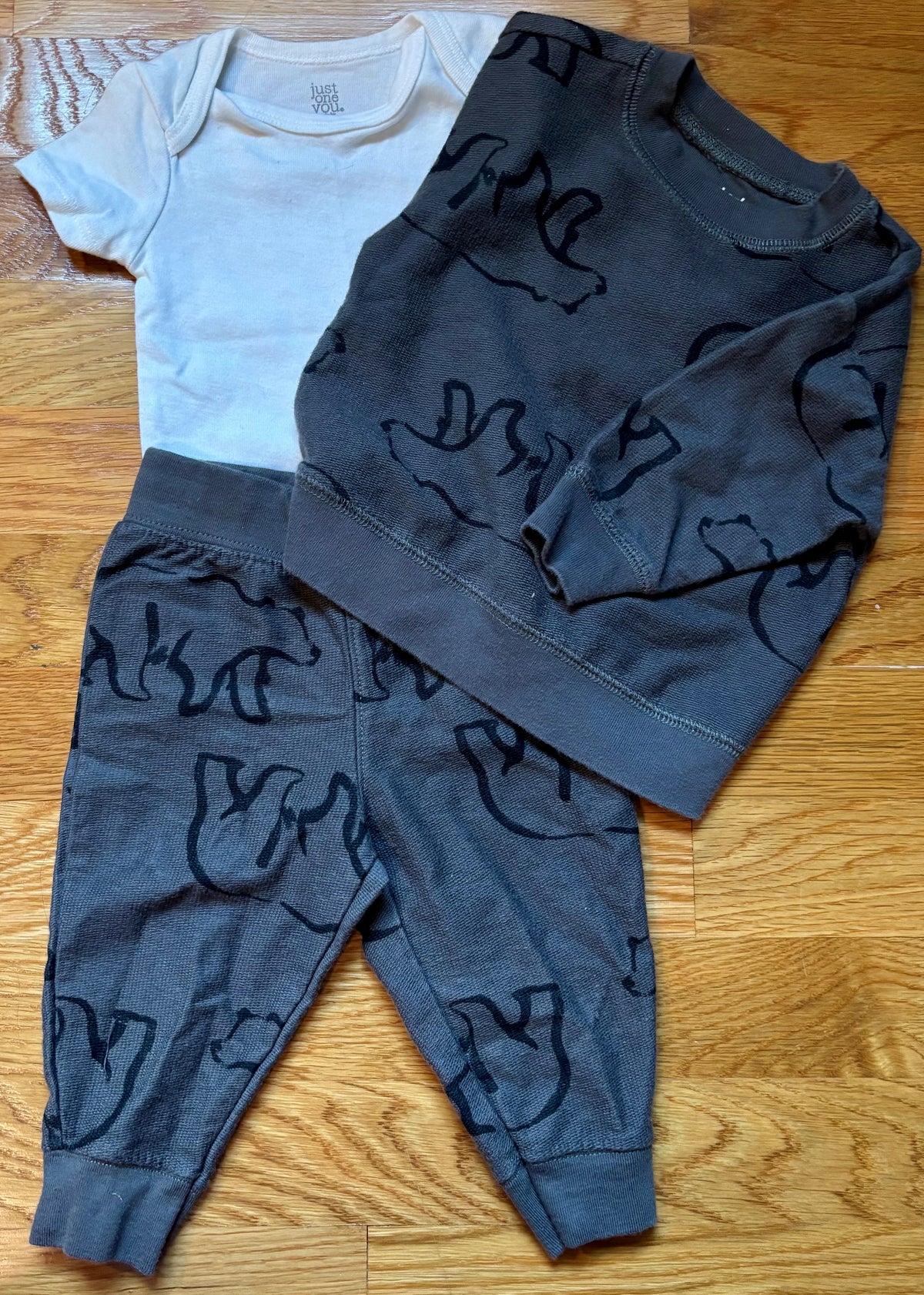 #69 Carter's Bear Outfit 6M