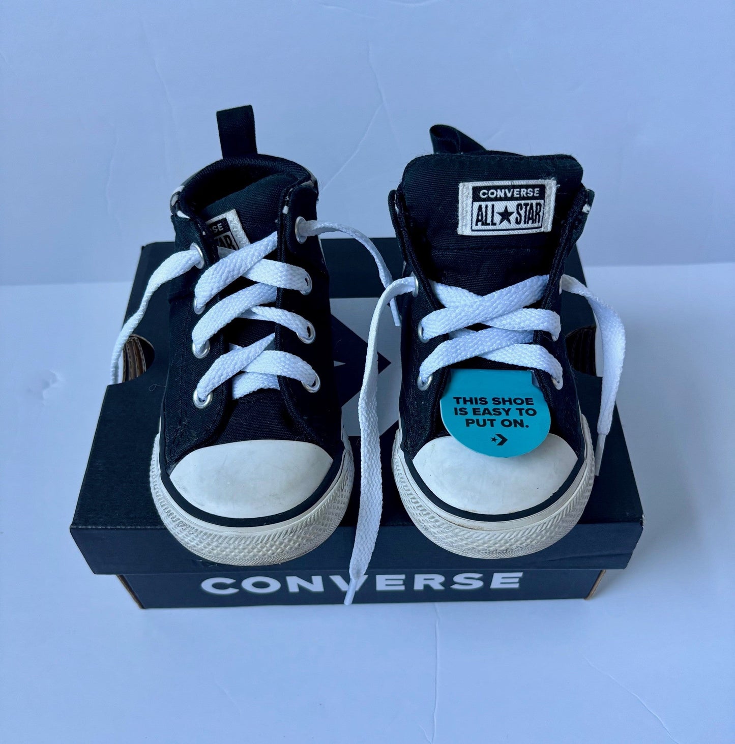 #43 Converse Mid Top Chucks Boys 7 NIB