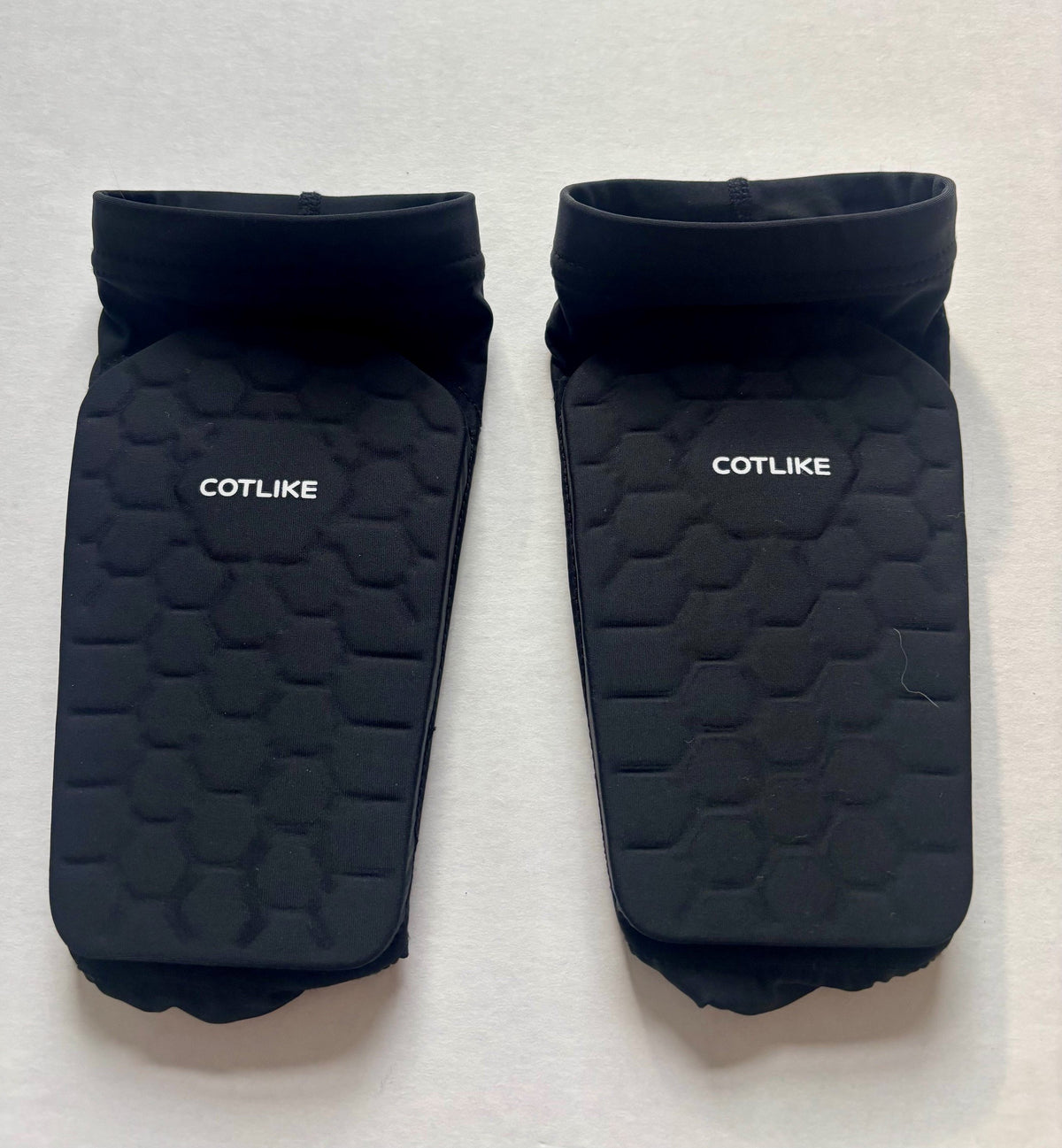 #154 Cotlike Pull On Shin Guards Size XXS EUC