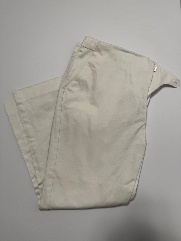 Seller 175 - Worthington white capris size 6