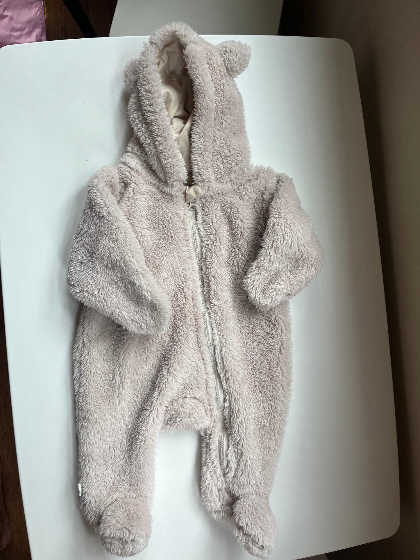 11/3 PRICE DROP Seller #20 fuzzy bunting size 3 mo