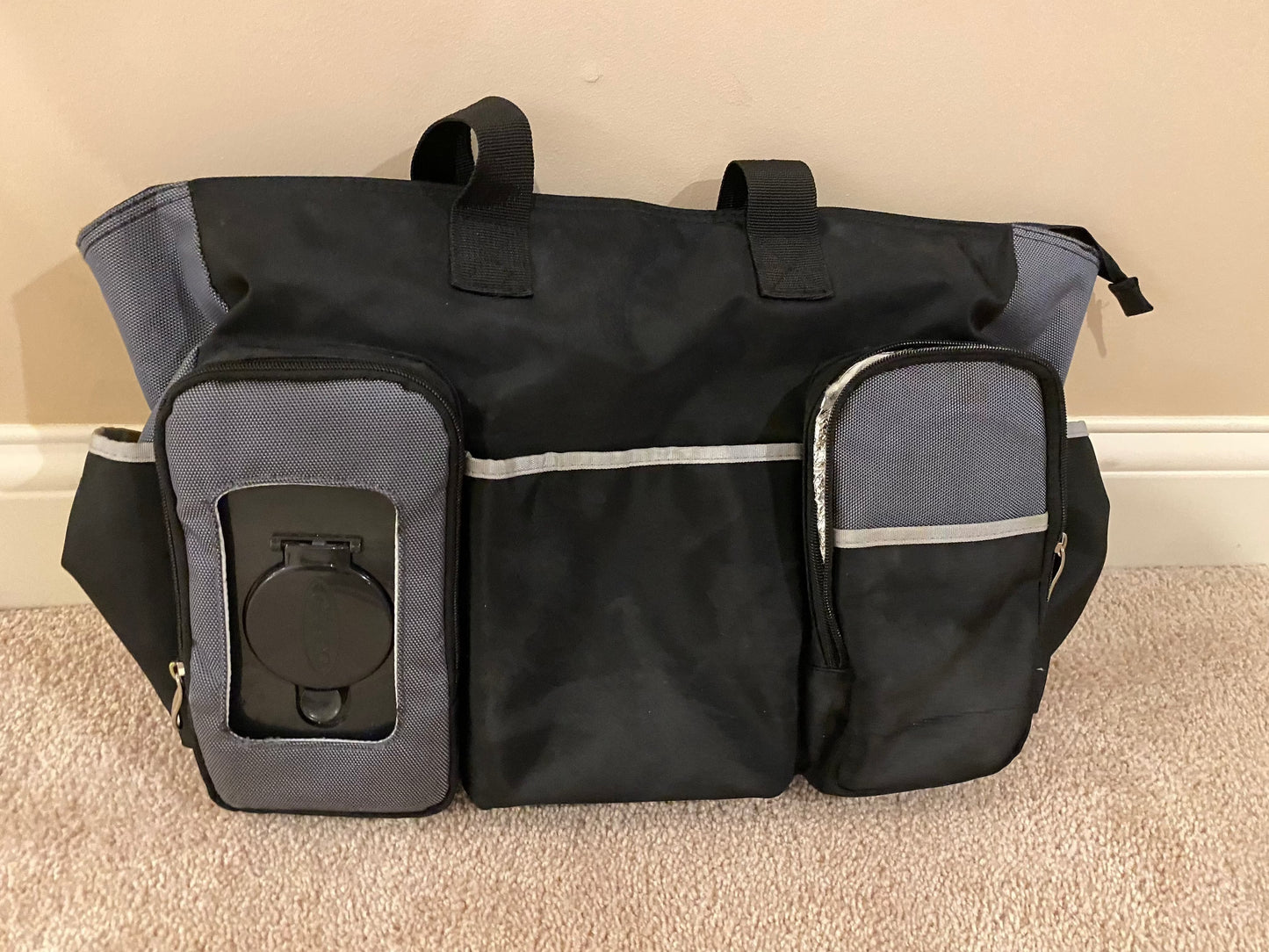179 Graco Diaper Bag (over the shoulder)