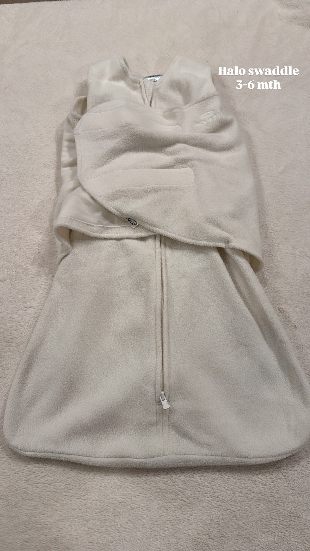 #145 Halo fleece swaddle 3-6 mth EUC