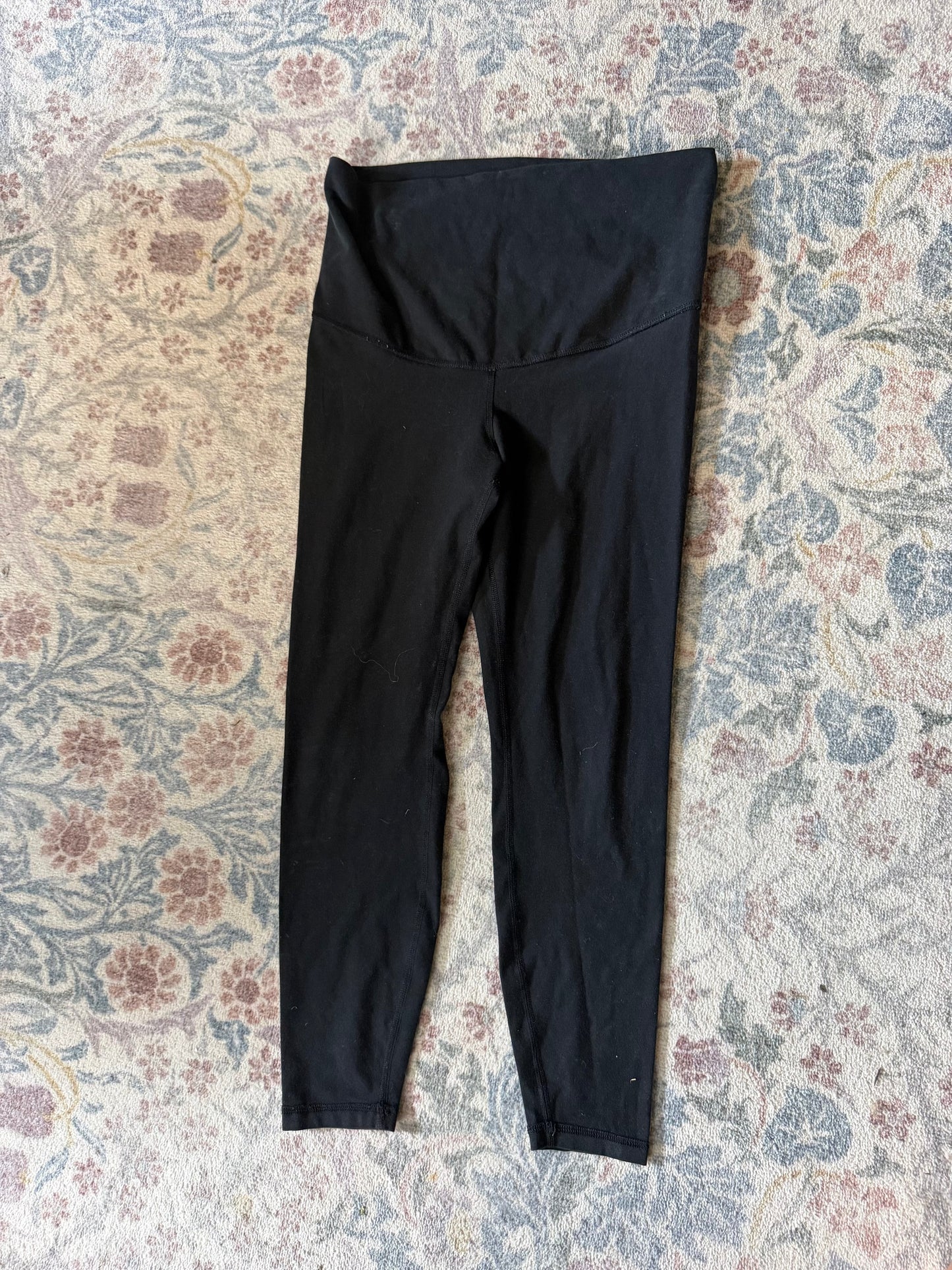 Seller #94 Maternity M Leggings and Shorts bundle
