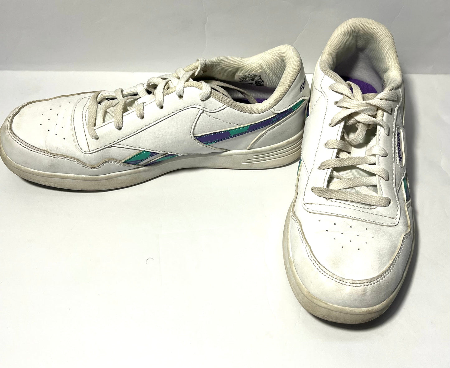 #150 REDUCED girls size 4.5 (women’s 6.5) Reebok sneakers