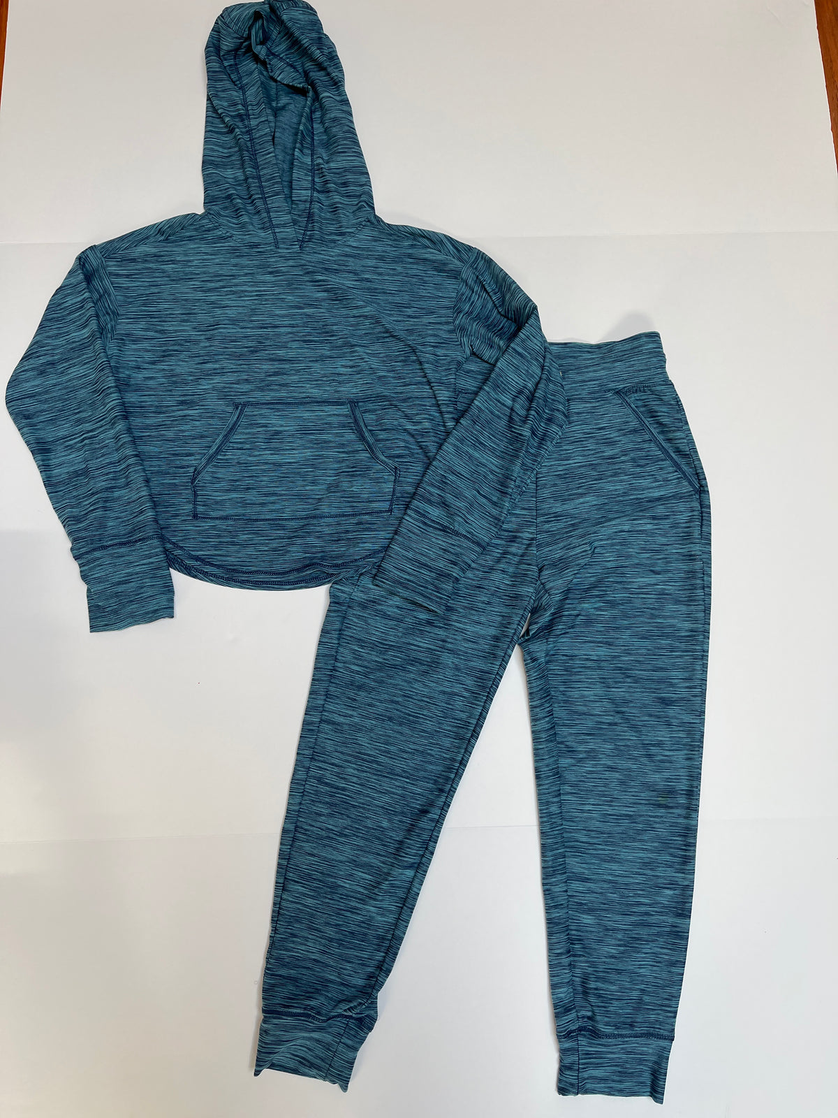 #150 girls 6/6x all in motion blue striped hooded shirt and jogger set