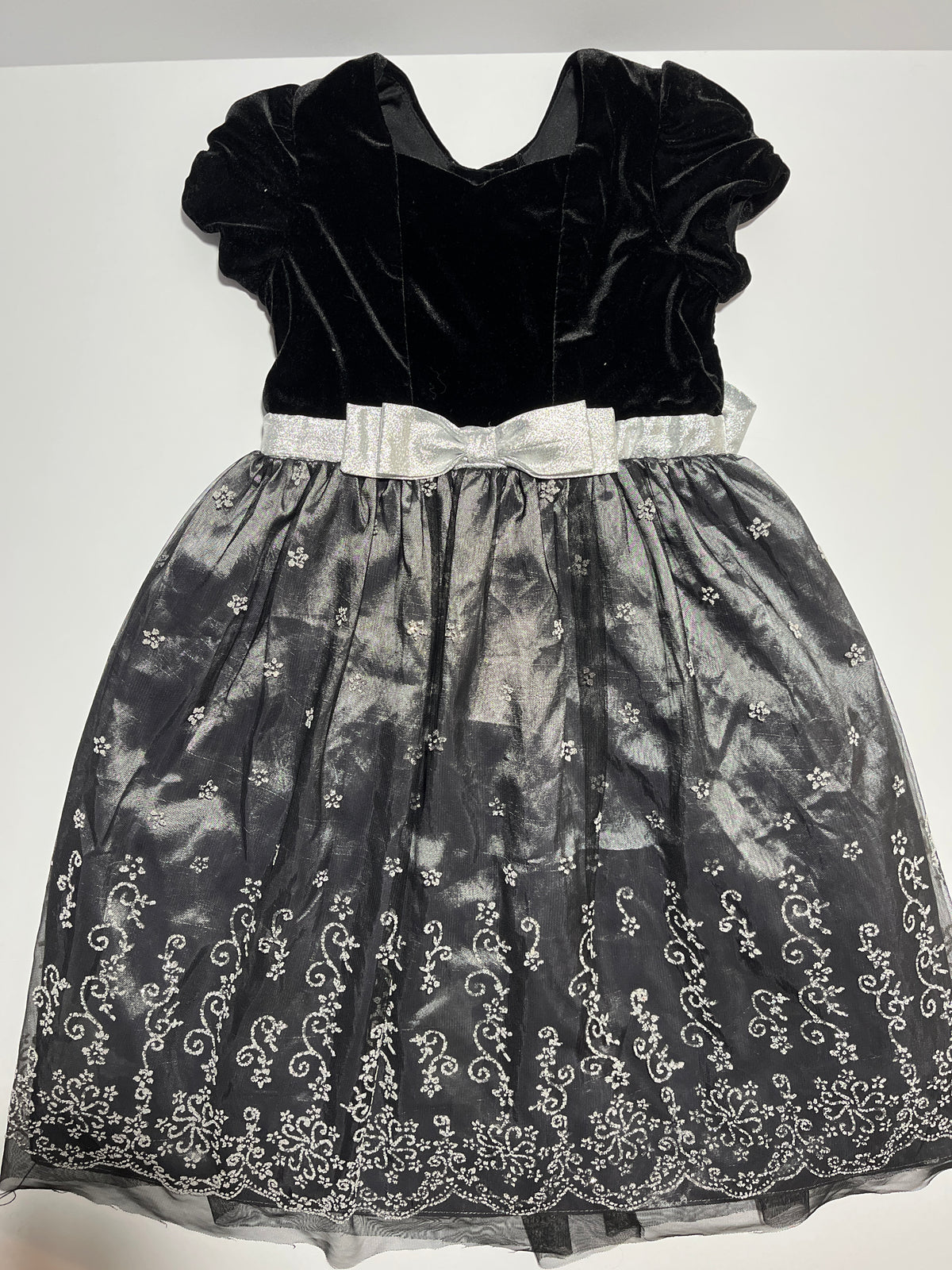 #150 girls 6x Jona Michelle black silver party dress