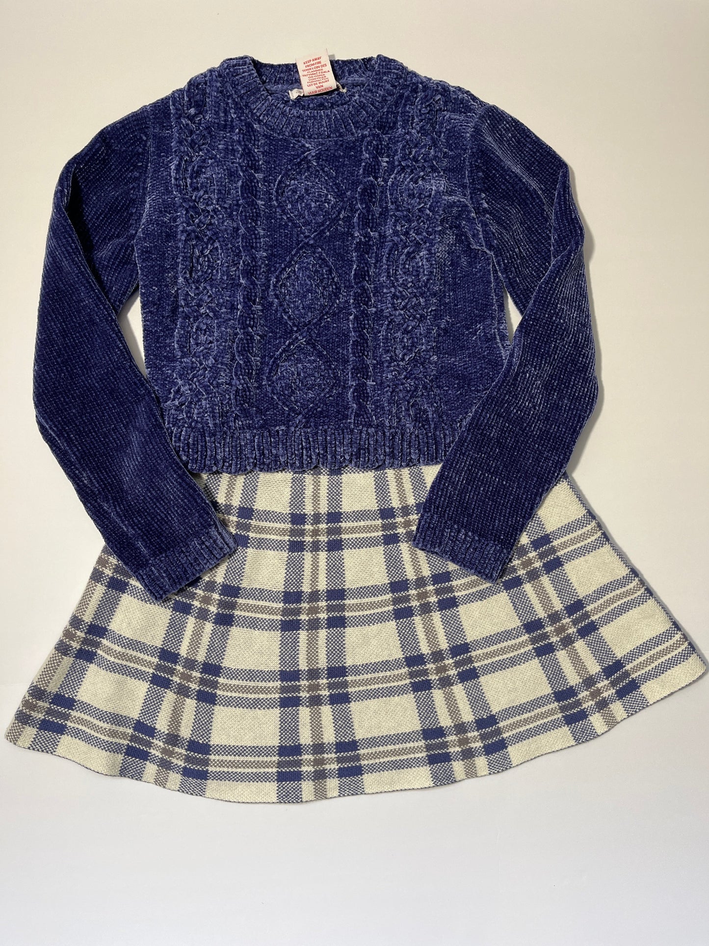 #150 reduced Tommy bahama size 7/8 blue chenille sweater and skirt