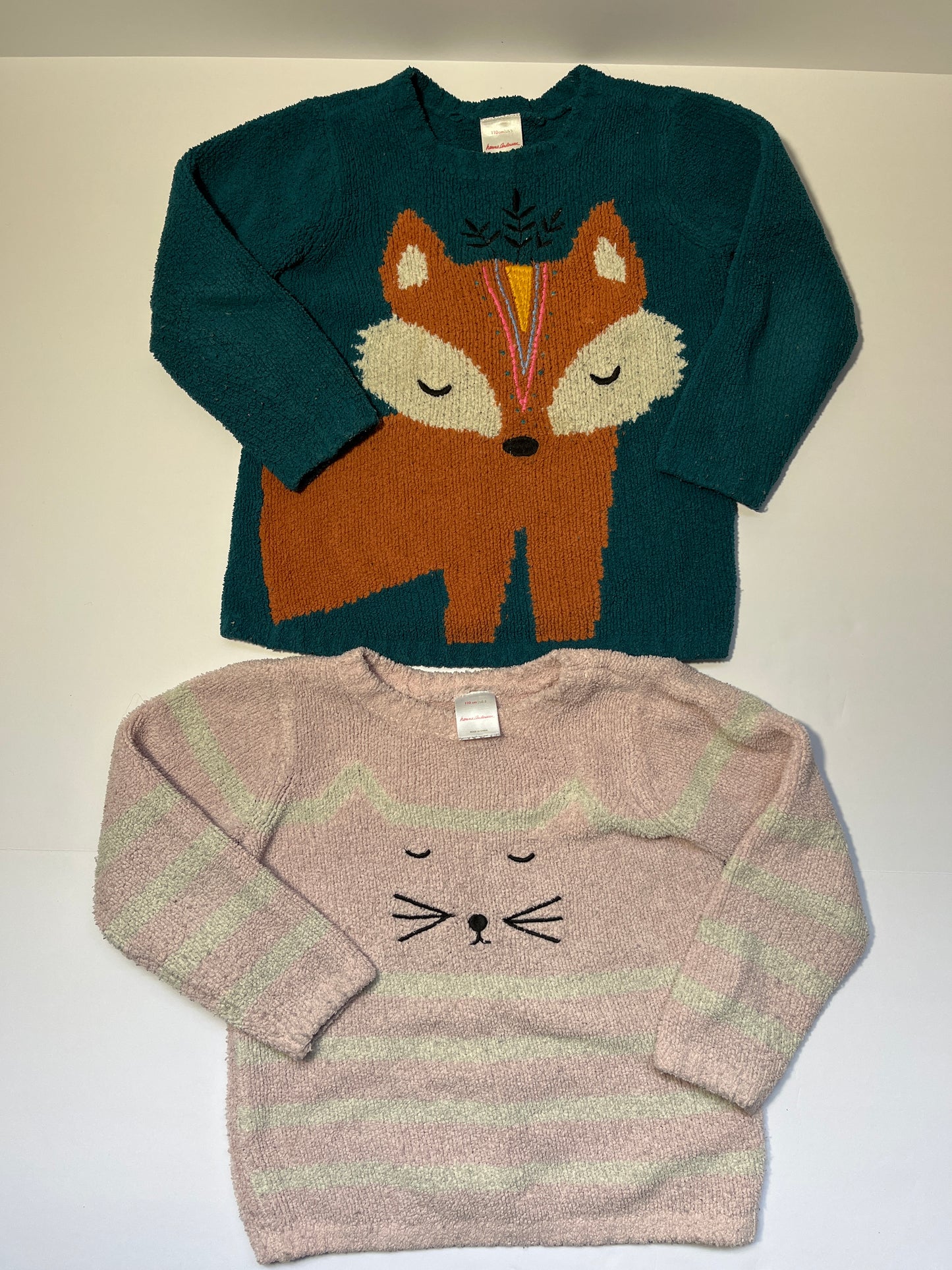 #150 girls Hanna andersson size 5 (110) marshmallow sweaters