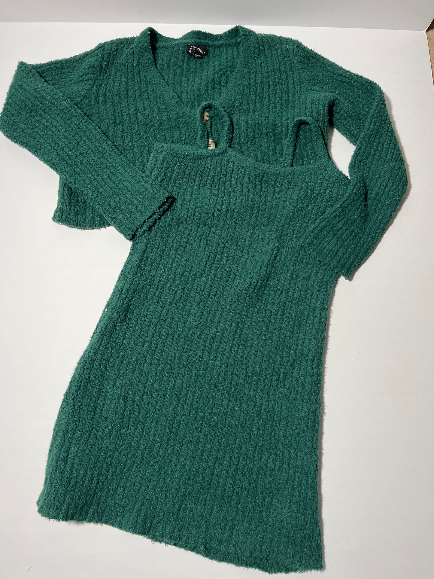 #150 girls size 7/8 art class green dress and sweater