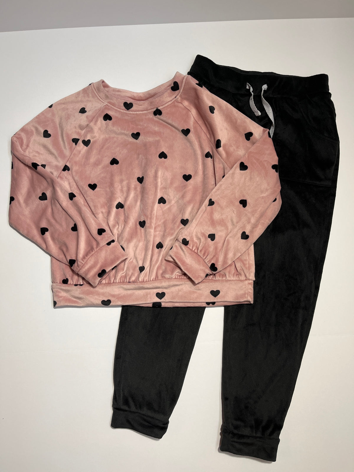 #150 girls 6/7 cat and jack pink black hearts velour set