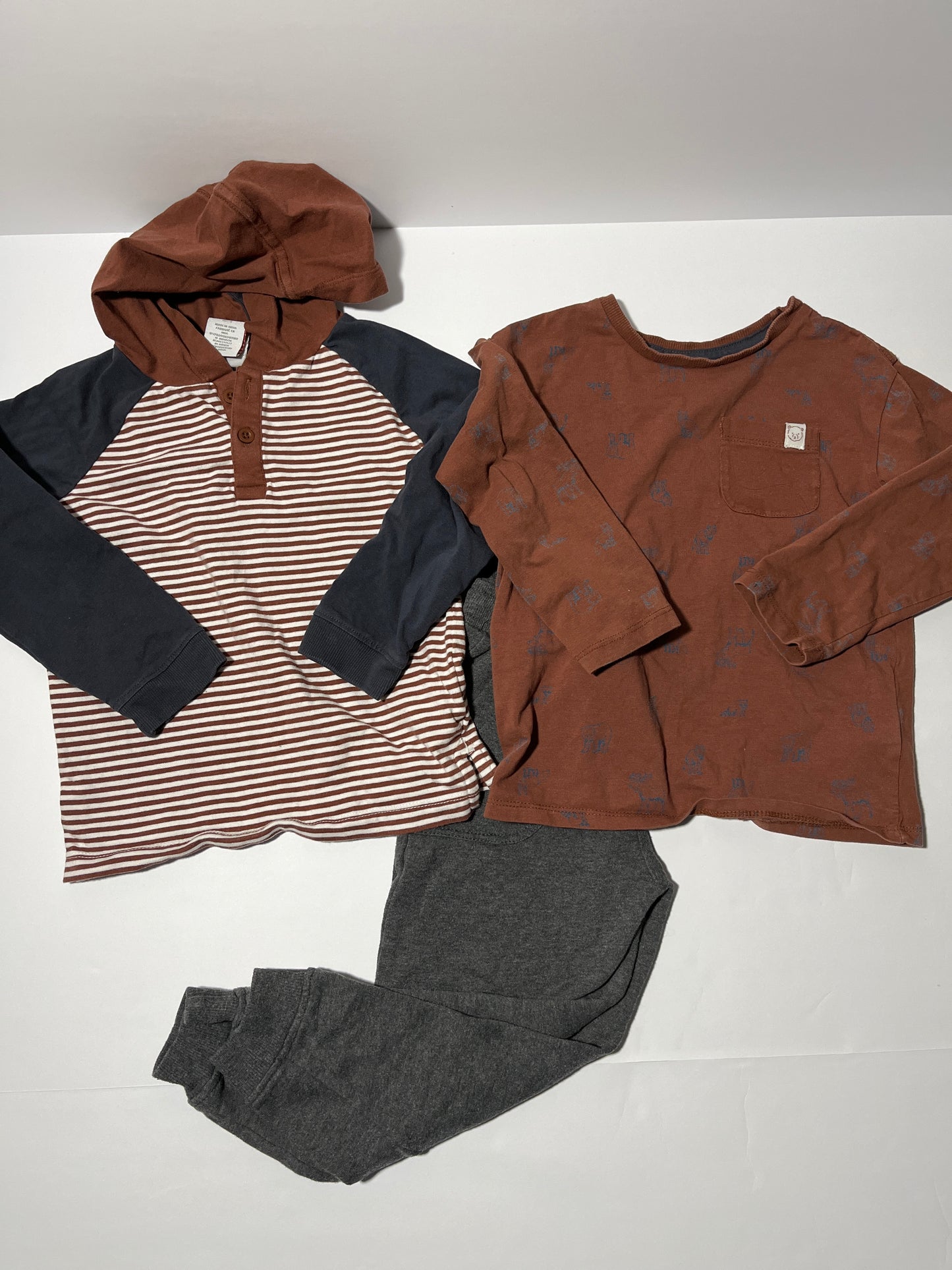 #150 boys 4t tahari brown grey blue pants and top set