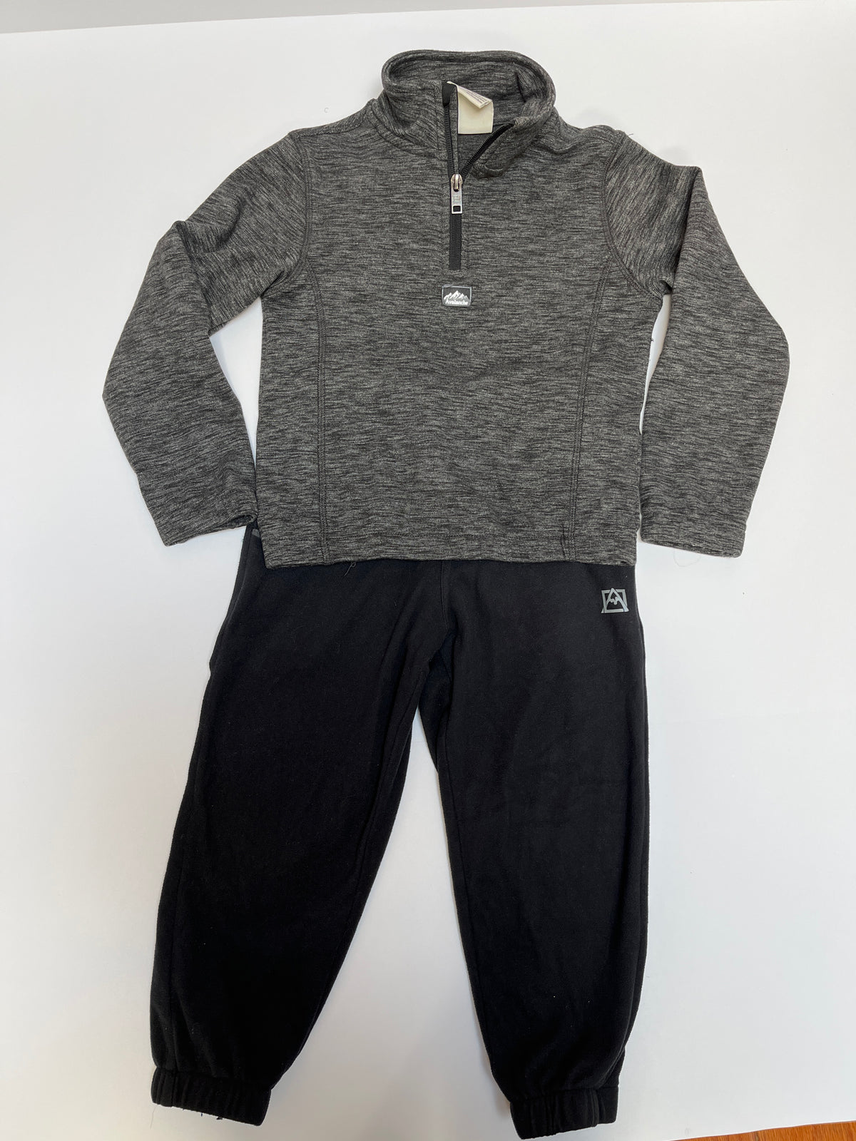 #150 boys 4 avalanche super soft set black pants grey quarter zip