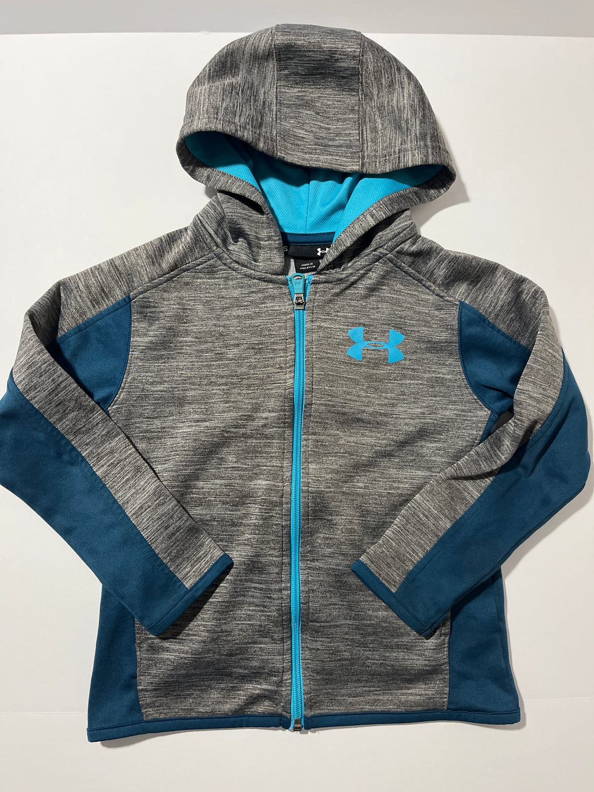 #150 boys size 5 under armour fleece zip up jacket grey blue