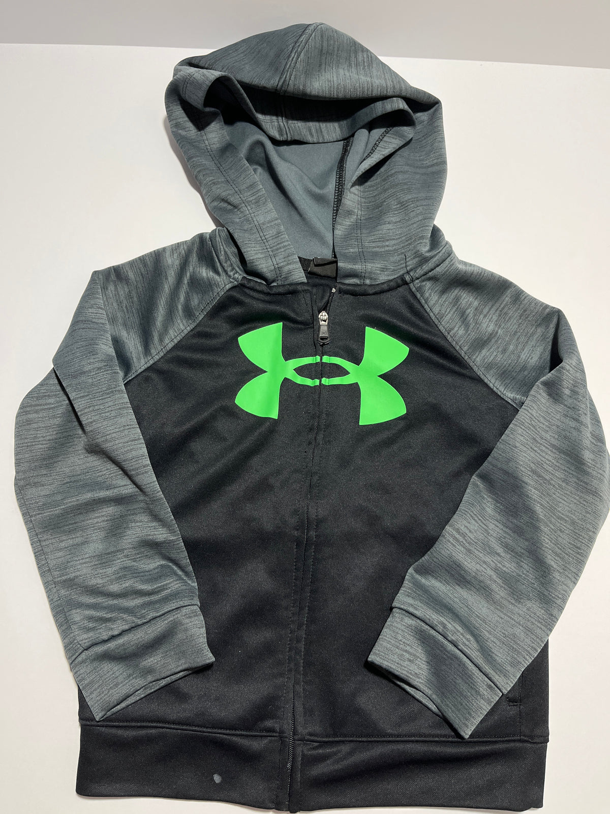 #150 boys 4 under armour zip up hooded jacket black grey green