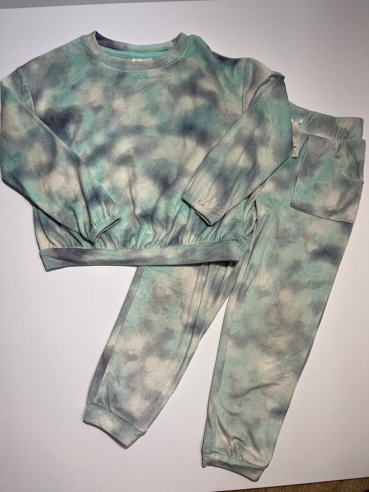 #150 girls 6/7 cat and jack blue marbled velour set