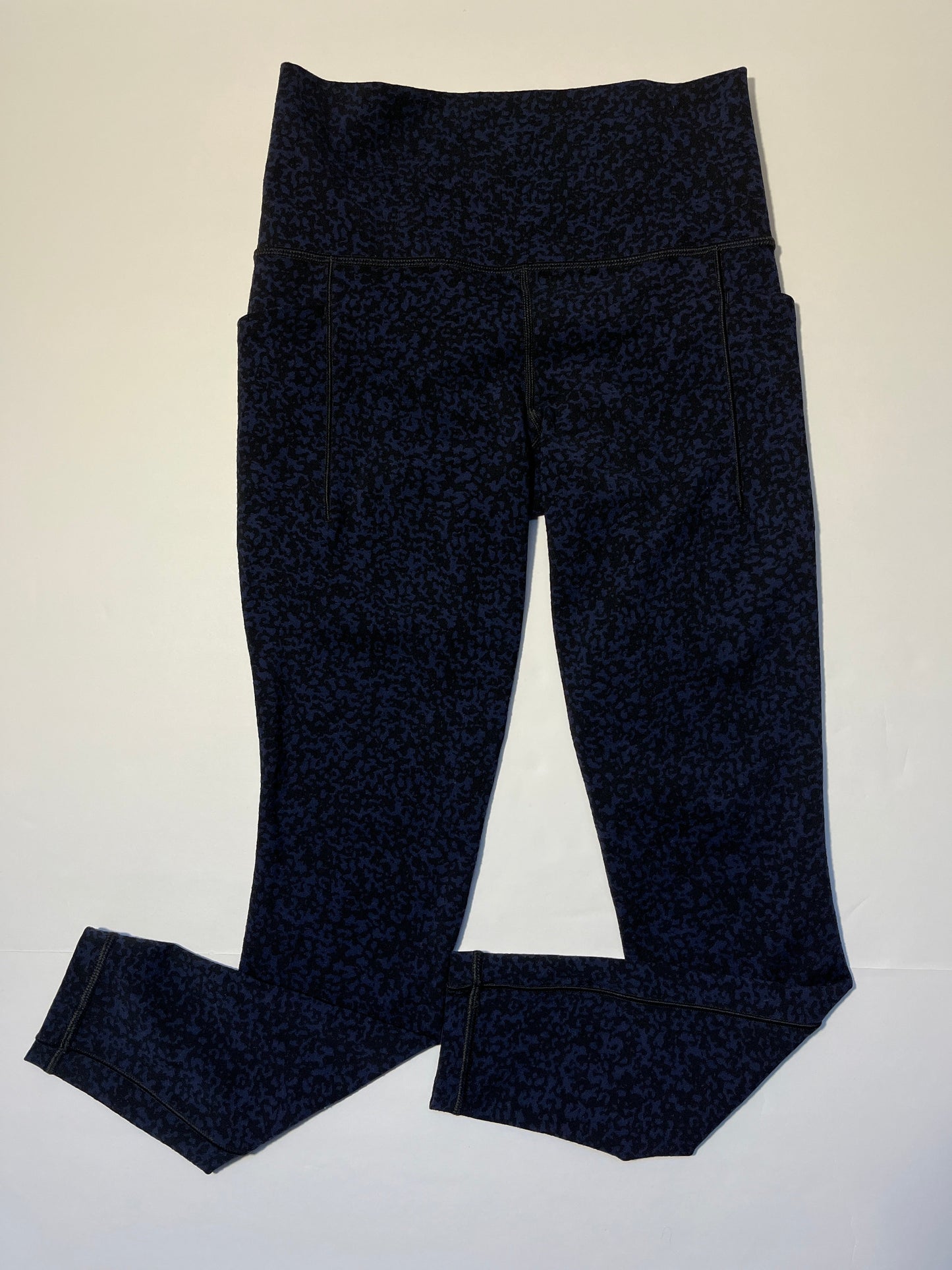 #150 women’s athleta xs leggings blue black spotted