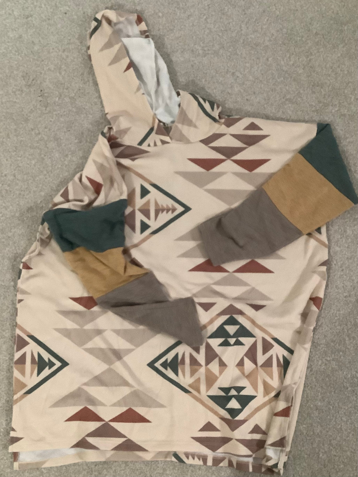 #130 Bibi Aztec Pullover Sz Sm