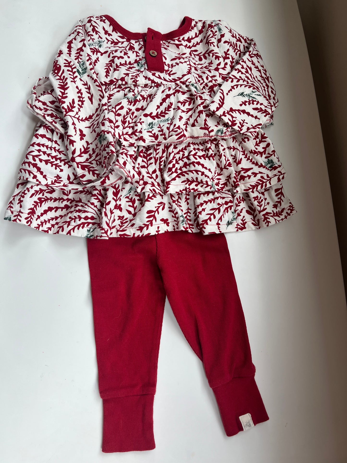 Seller #20 Burts Bees holiday outfit size 6-9 mo