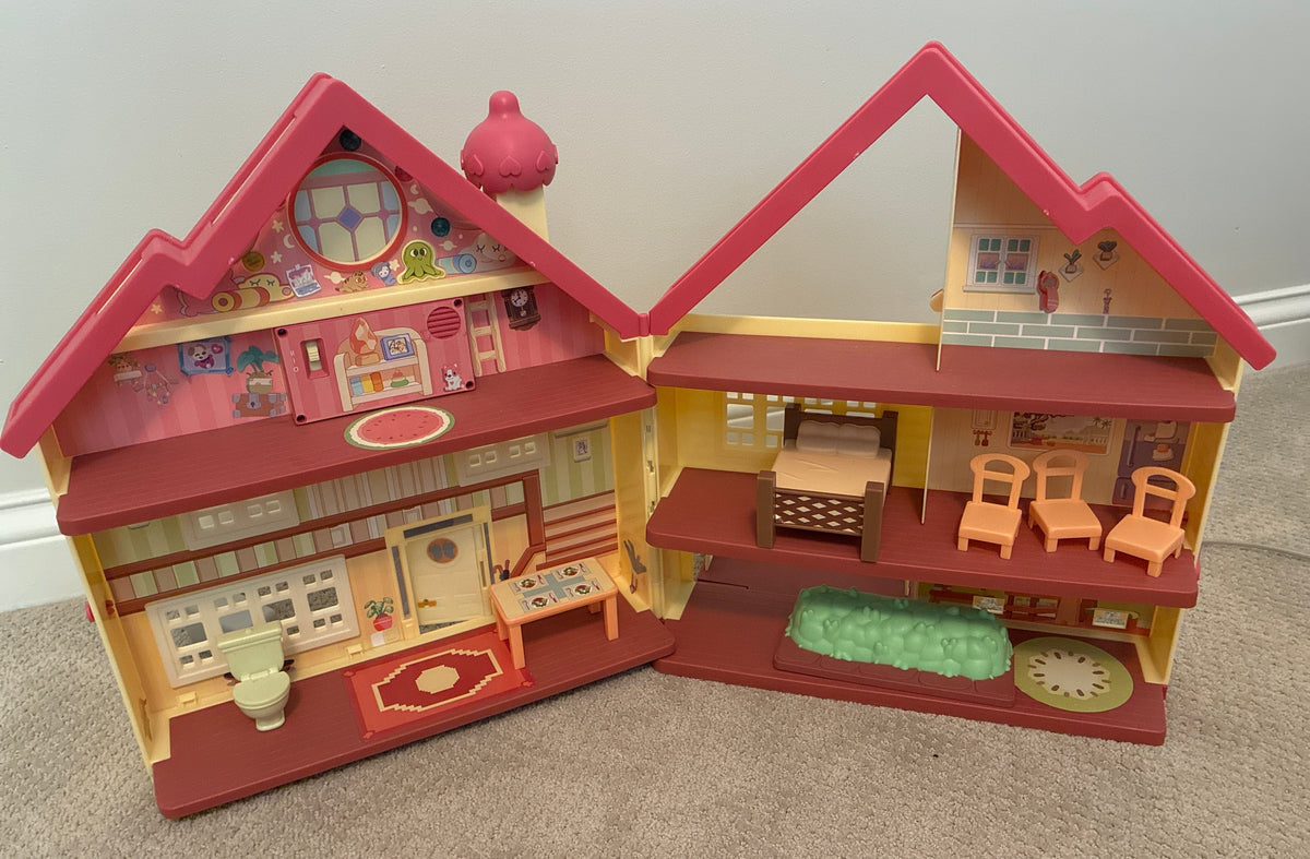Seller 76 Bluey Doll House