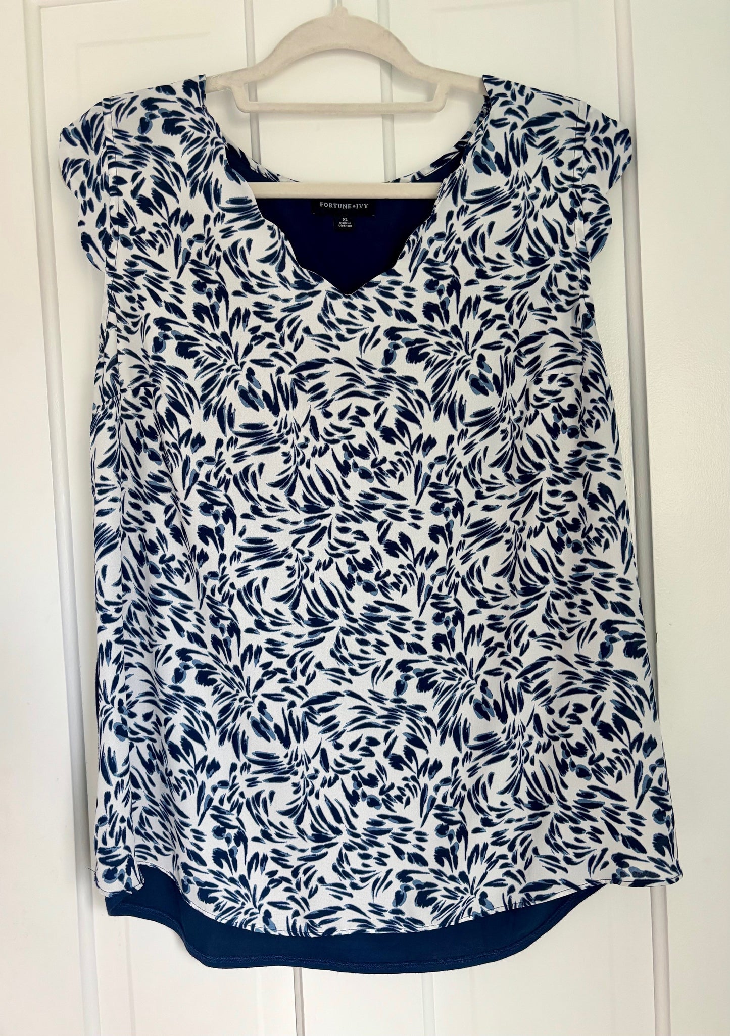 #43 Fortune and Ivy (Stitch Fix) Mixed Media Top Women's XL VGUC