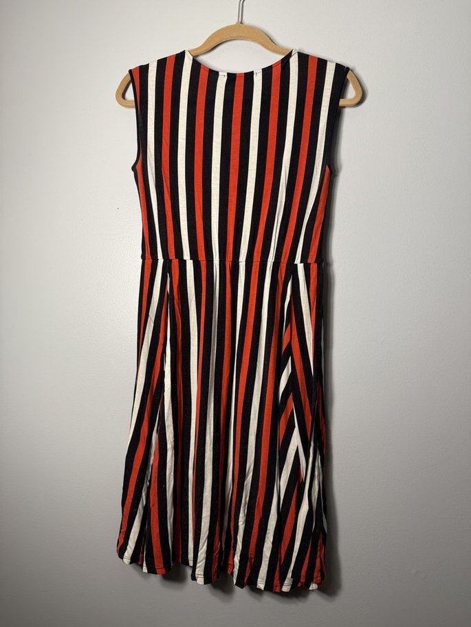 Seller 229 - Gap size S dress