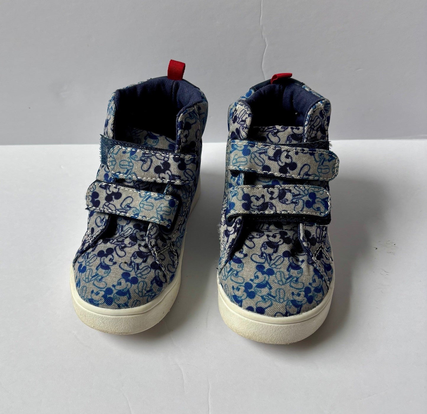 #43 Gap Mickey Sneakers Boys 7 EUC