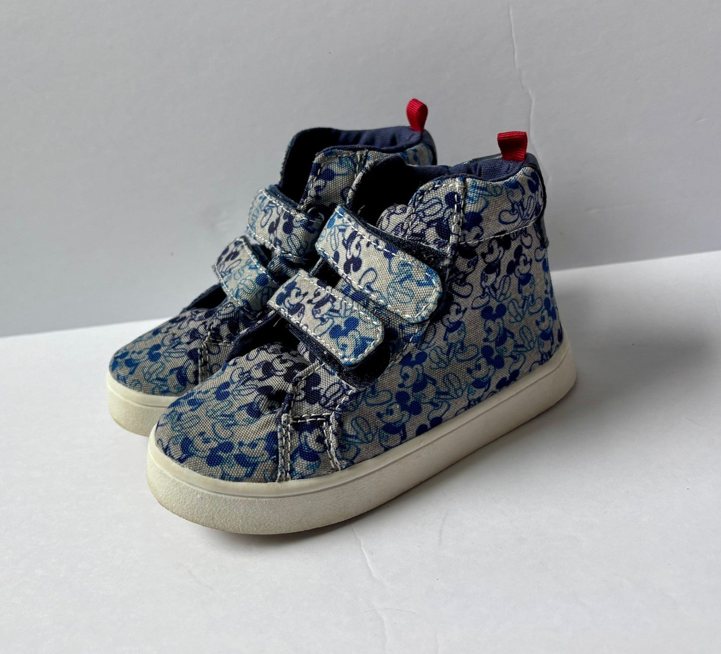 #43 Gap Mickey Sneakers Boys 7 EUC