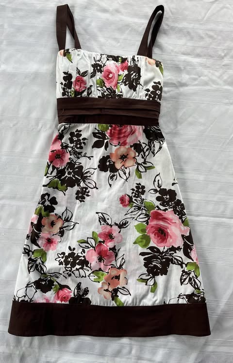 #29 Junior Size L Floral Holiday Dress EUC