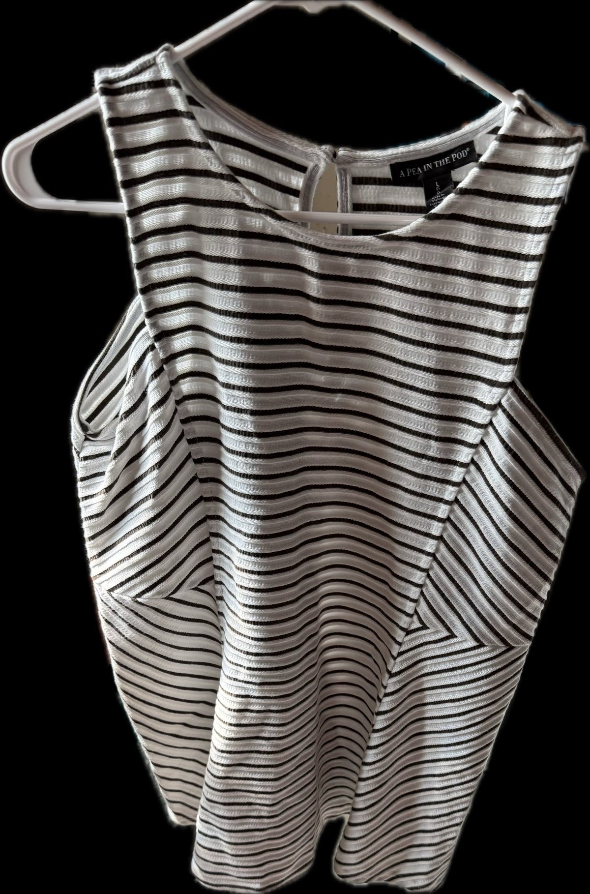#20 A Pea in the Pod black and white striped maternity top size L GUC