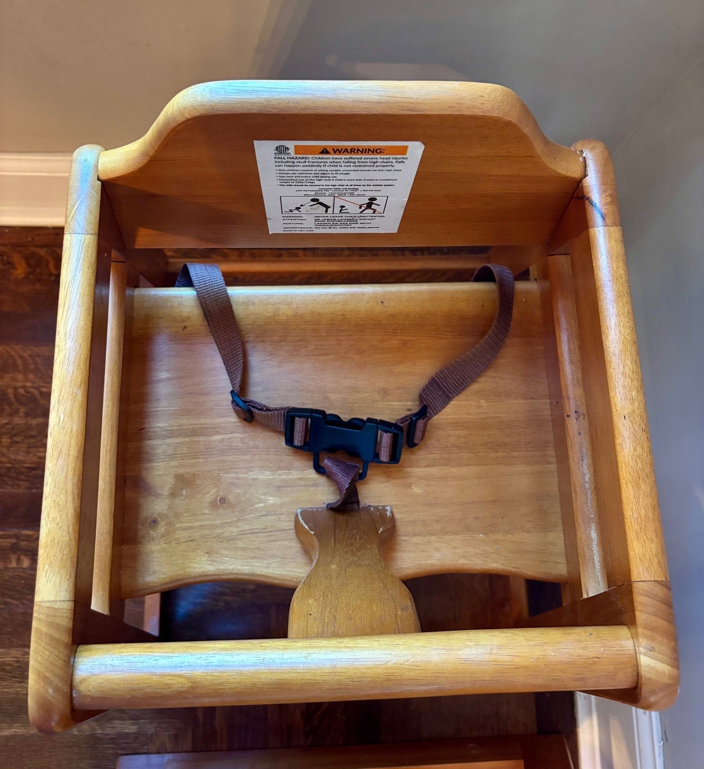 #43 Restaurant Style Wooden High Chair EUC 1 of 2