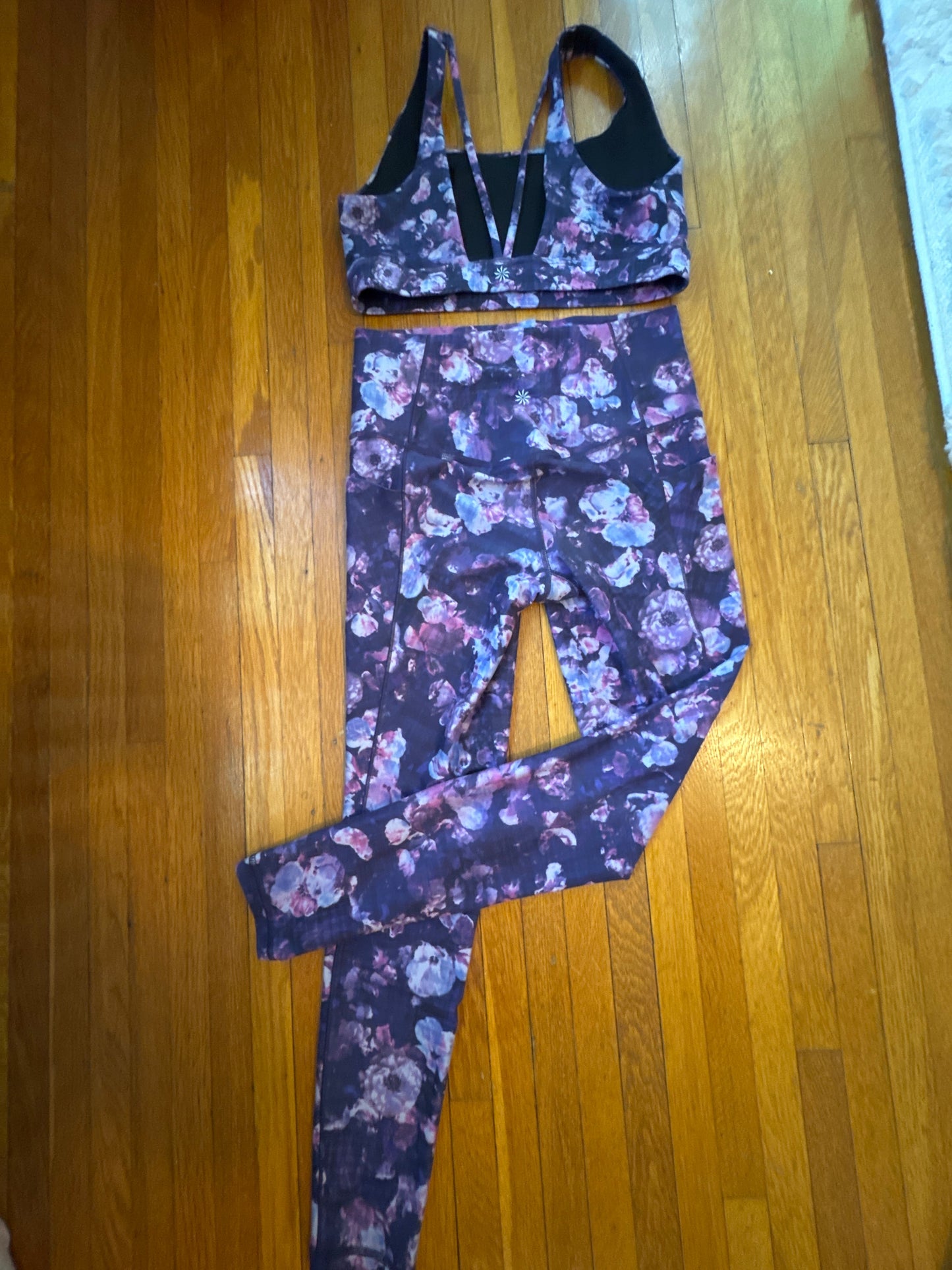 Seller #127 Athleta yoga bra & leggings, Women's Size small